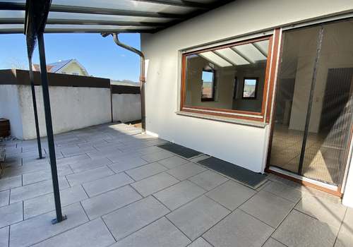 Geschützte Sonnenterrasse