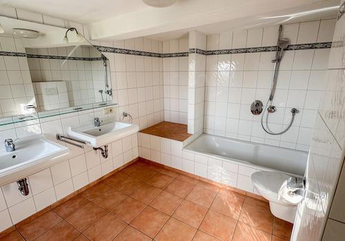 Elternbad mit Wanne OG 