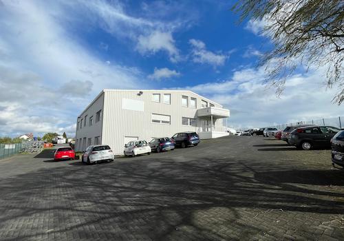 Bürogebäude + Werkstatt