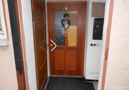 Überdachter Eingangsbereich