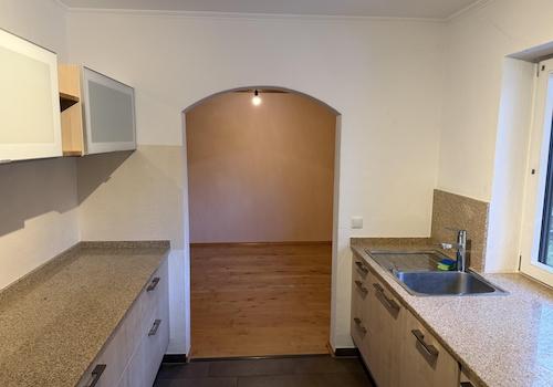 Küche - Blick ins Esszimmer