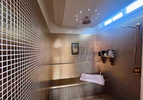 Dusche im Hauptbad