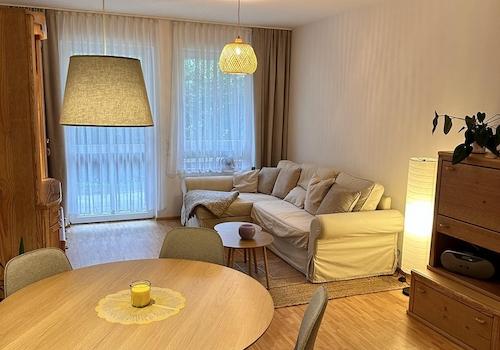 Wohnzimmer mit Terrassenzugang