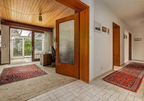 Arbeitszimmer , Flur zu den Sc