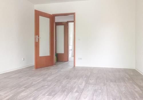 Wohnzimmer_Blick zur Tür