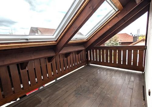 überdachter Balkon