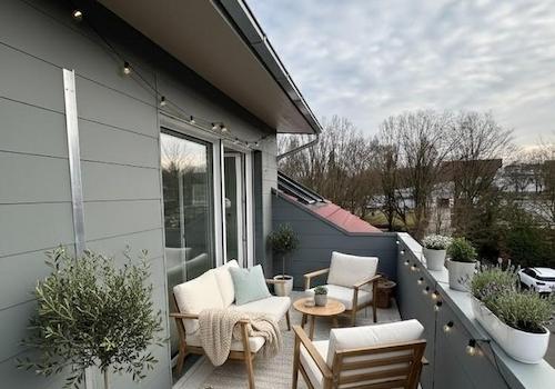 Balkon mit Einrichtungsbsp