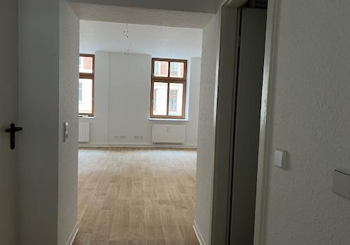 Blick Flur zum Zimmer