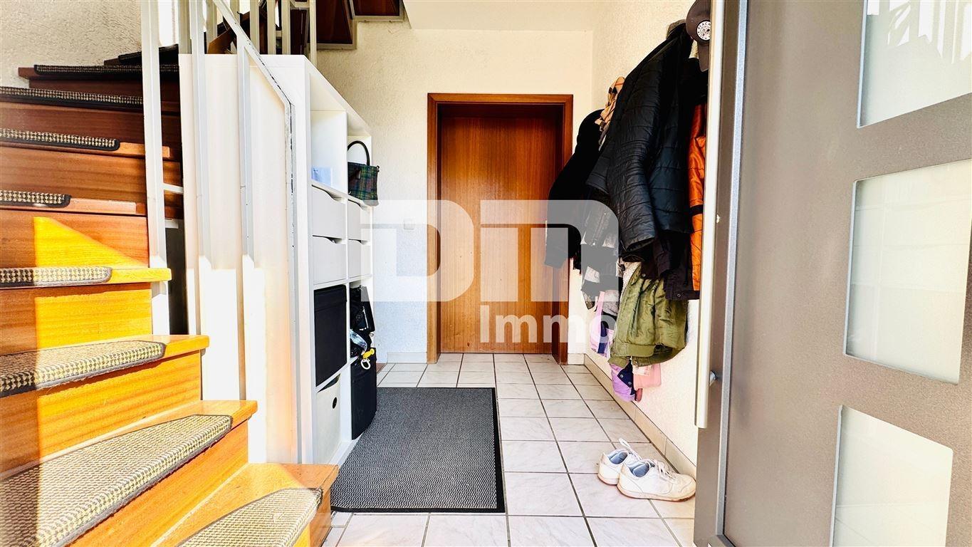 EG Haupteingang / Windfang / Treppenaufgang