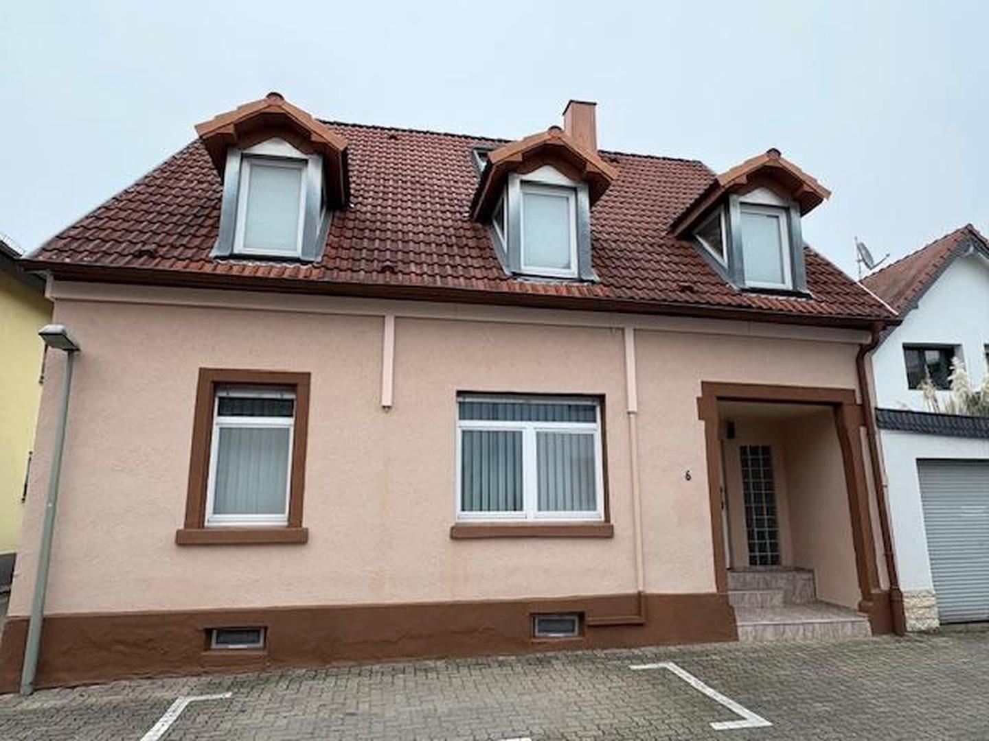 Straßenansicht Haus