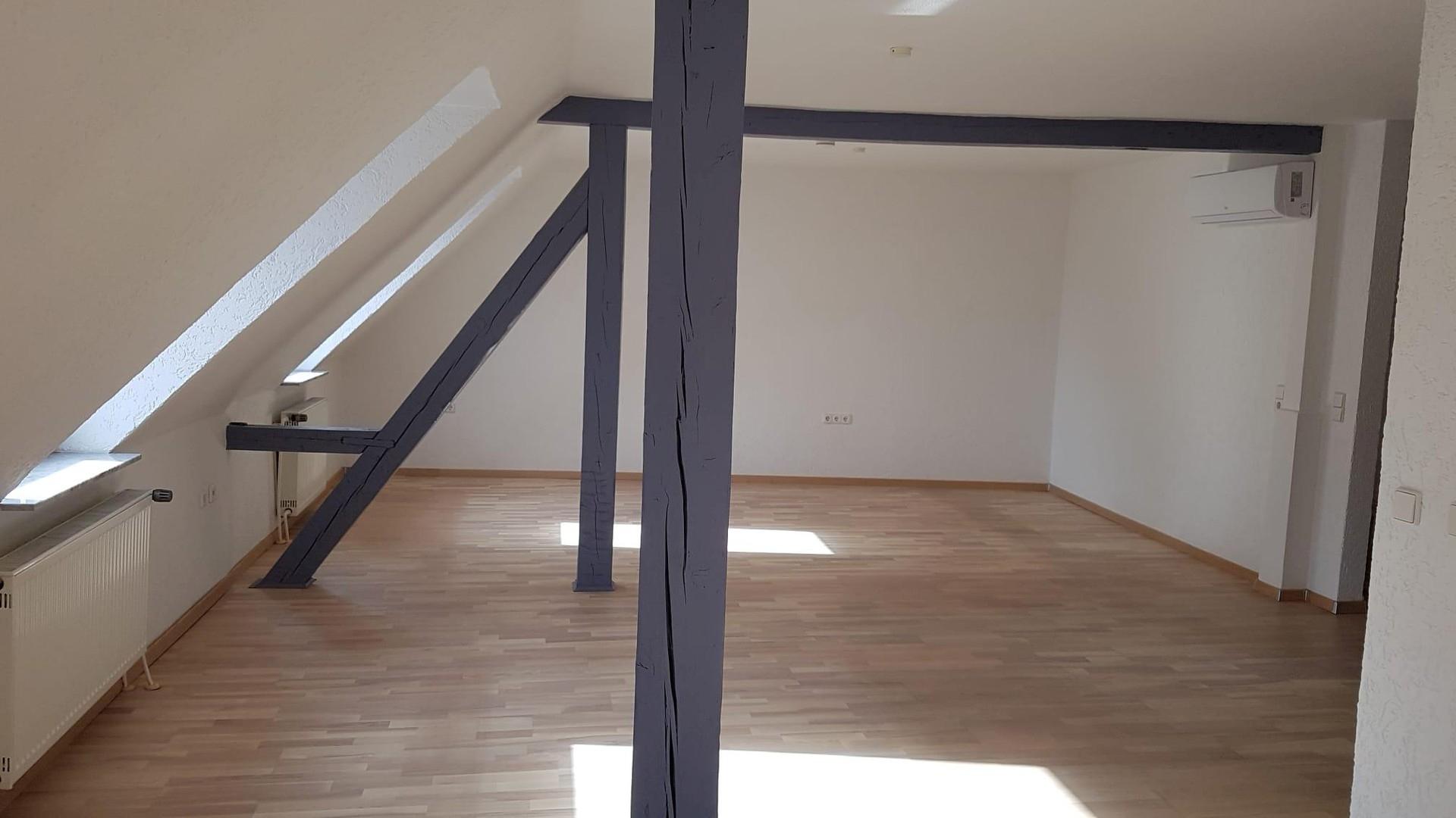 Wohn-Esszimmer, leer,