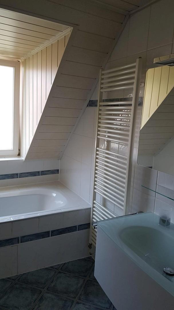 Badezimmer OG mit Wanne