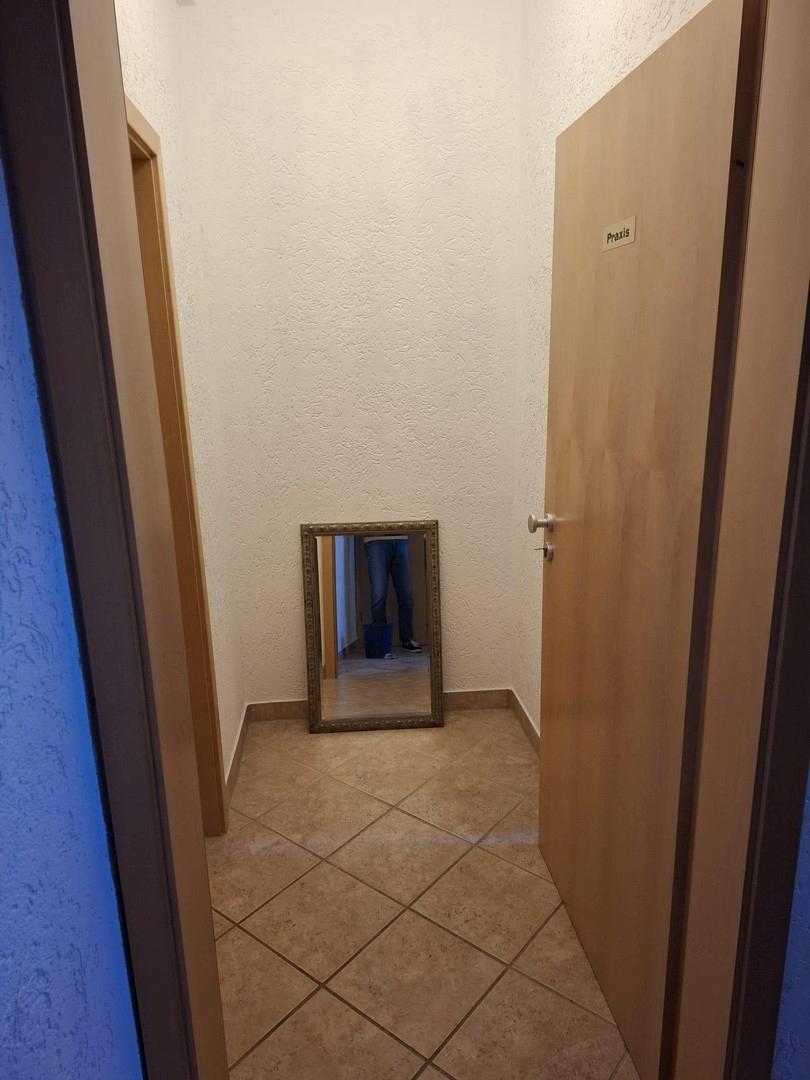 Eingang in EG-Räume