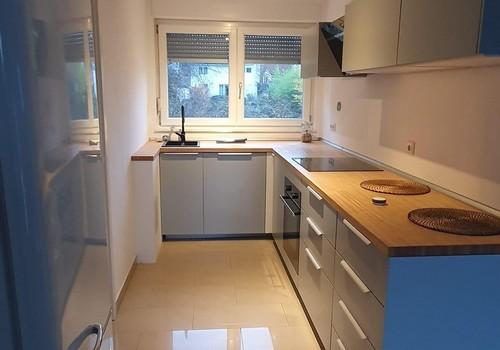 Neuwertige,moderne Einbauküche