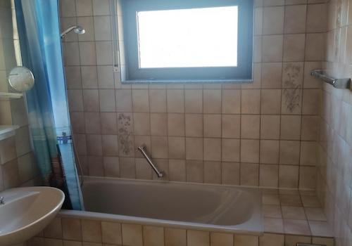 Badezimmer - Badewanne
