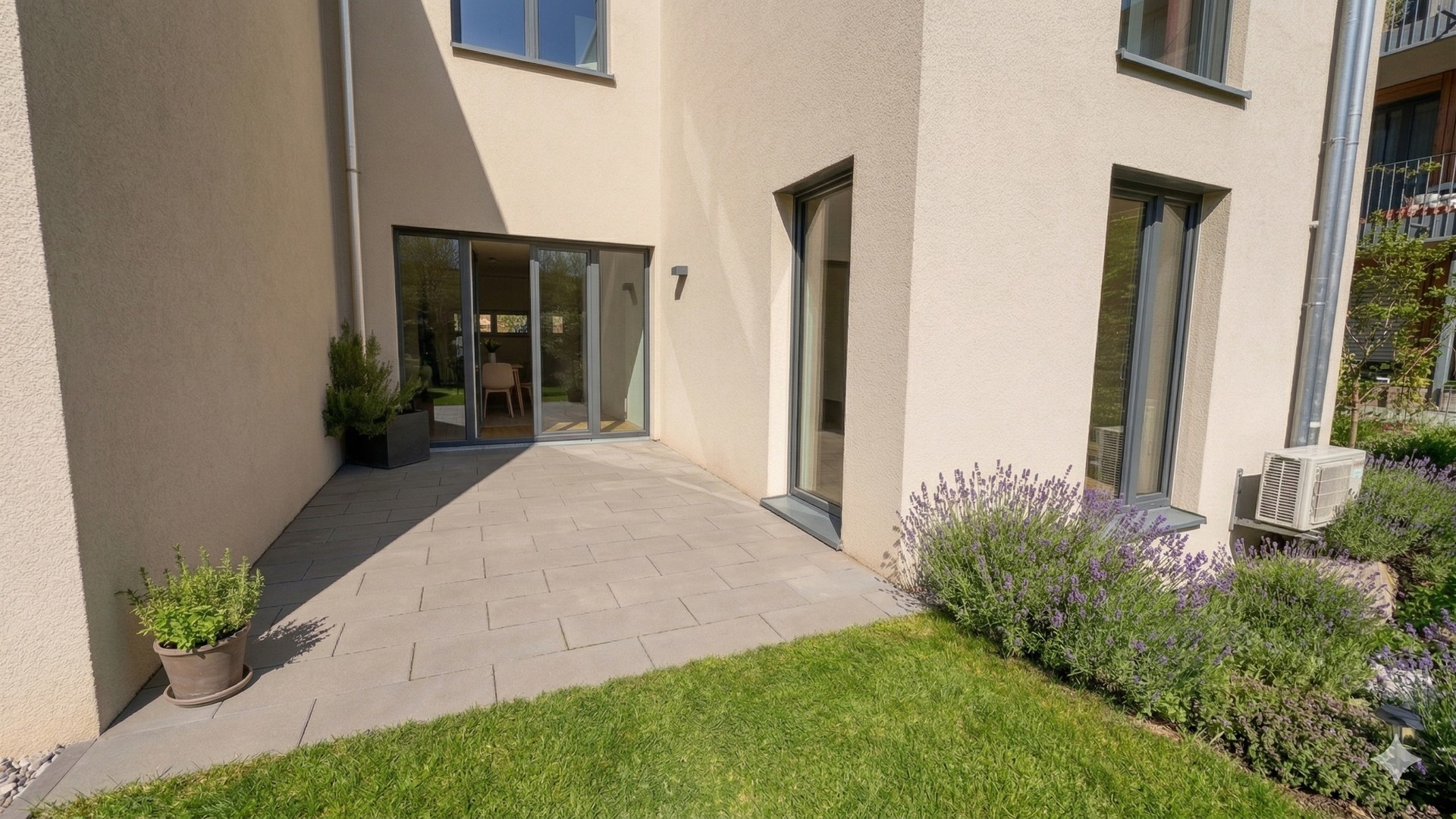 Terrasse und Garten