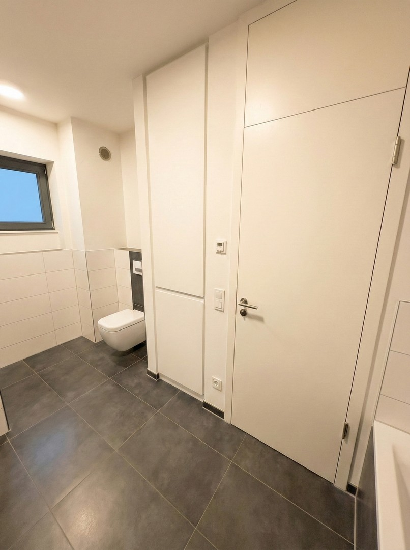 DG Bad Einbauschrank und WC