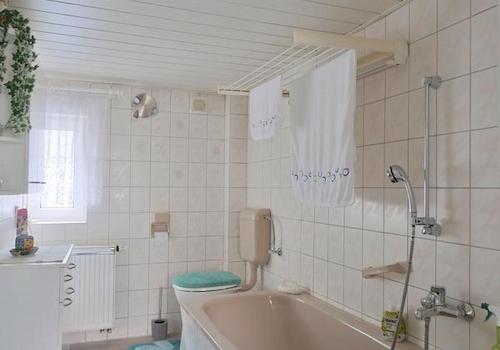 Wanne im unteren Bad