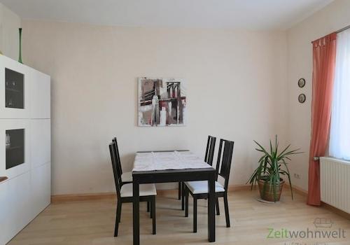 Esstisch im Wohnzimmer