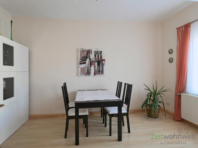 Esstisch im Wohnzimmer