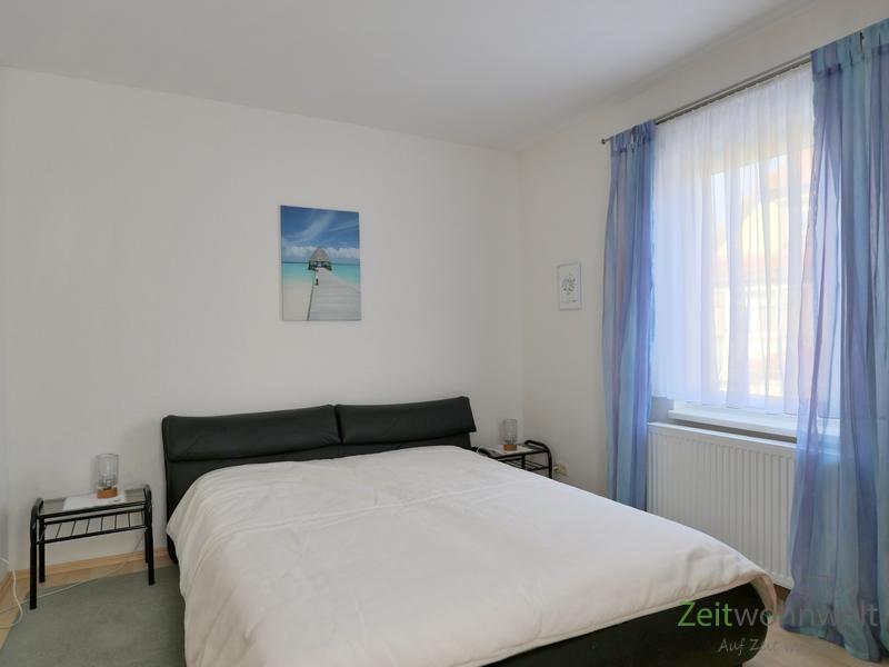 Doppelbett im Schlafzimmer