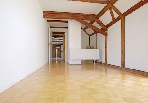 Wohnraum mit Trennwand-Ostgiebel