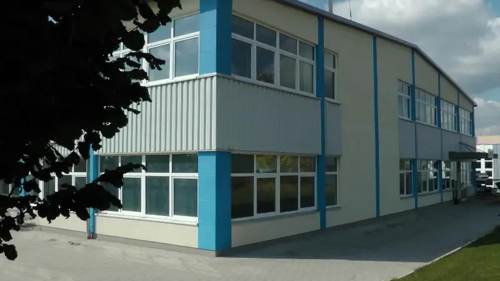 Südostseite mit Büros in OG+EG