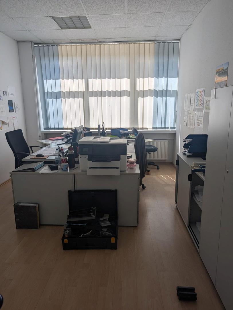 Büro 2v3 im EG
