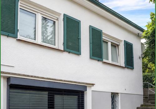 Frontansicht / Terrassentür Untergeschoss