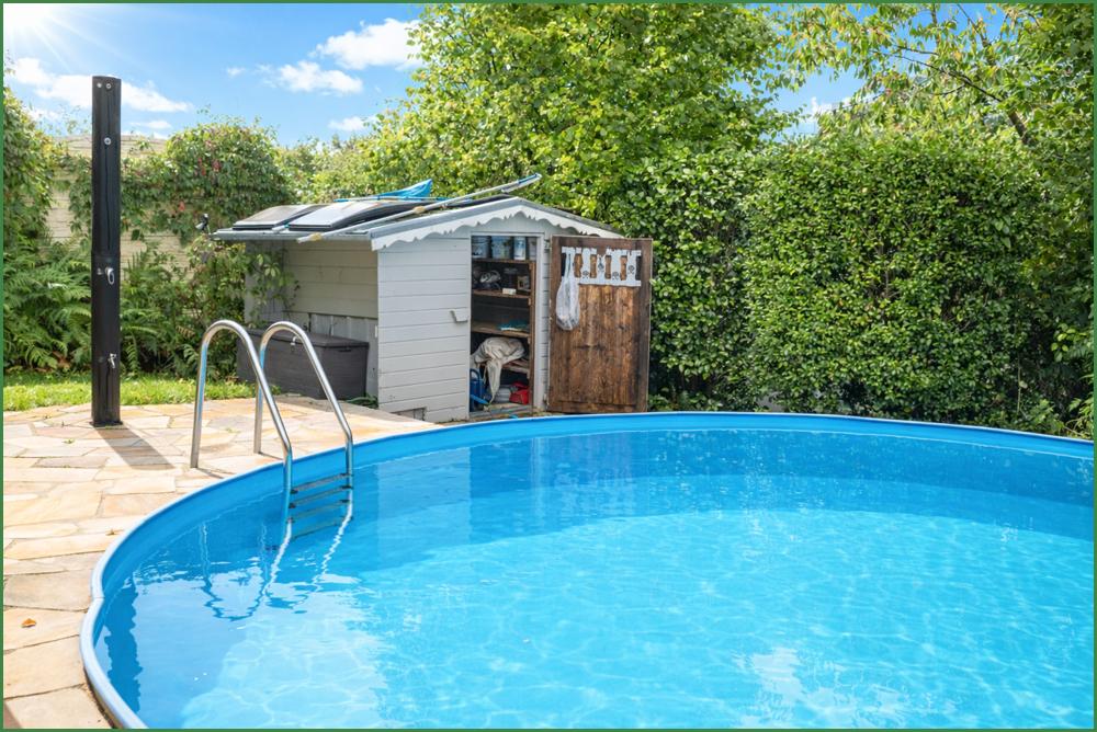 Poolschuppen am Pool