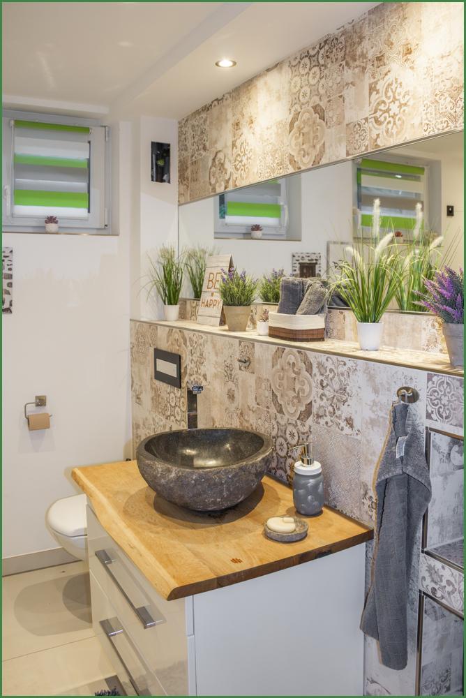 Schickes Waschbecken im Untergeschoss