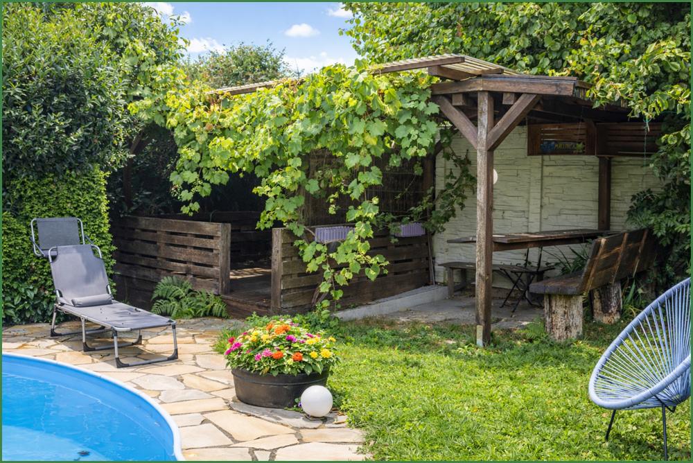 Unterschlupf am Pool