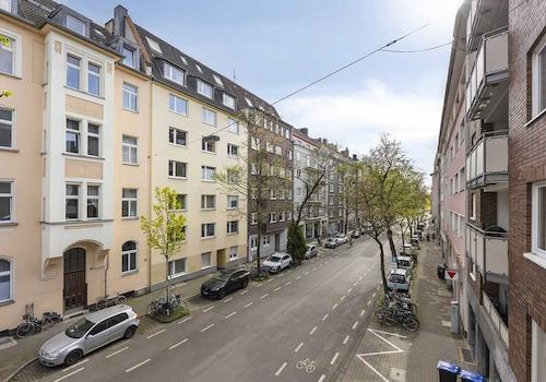 Straßenansicht