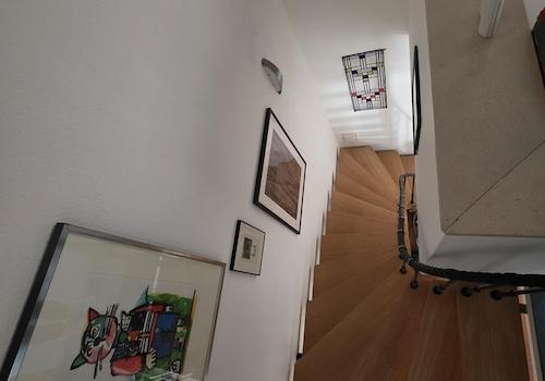 Treppe_Blick vom 3. ins 2. OG