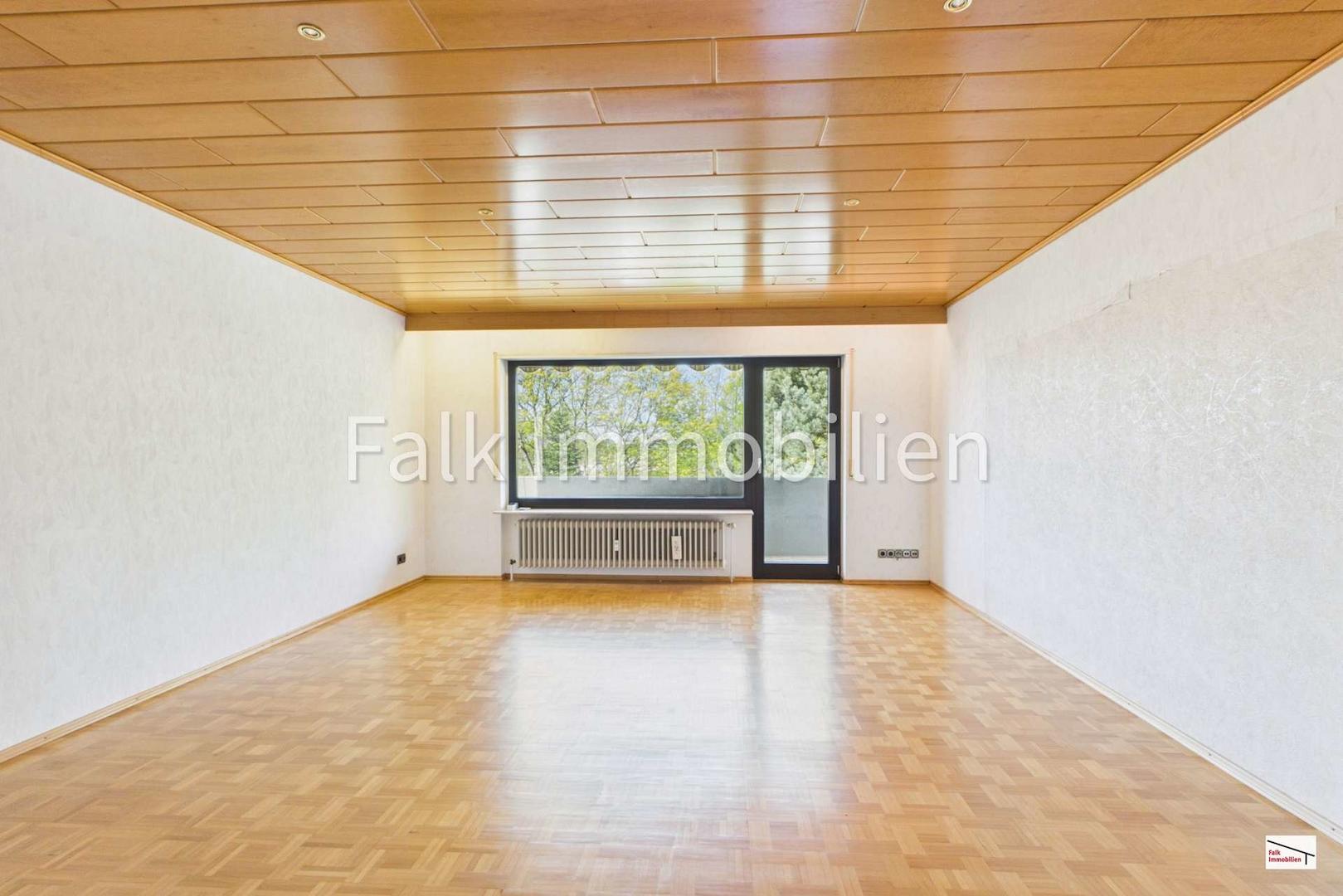 Wohnzimmer mit Zugang Balkon