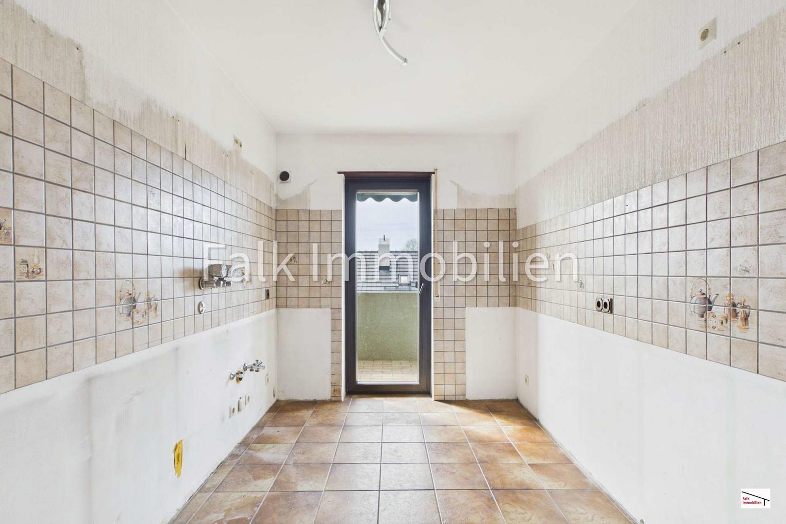 Küche mit Zugang Balkon