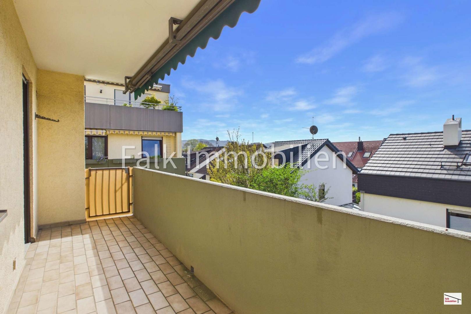 Balkon an Küche und Esszimmer