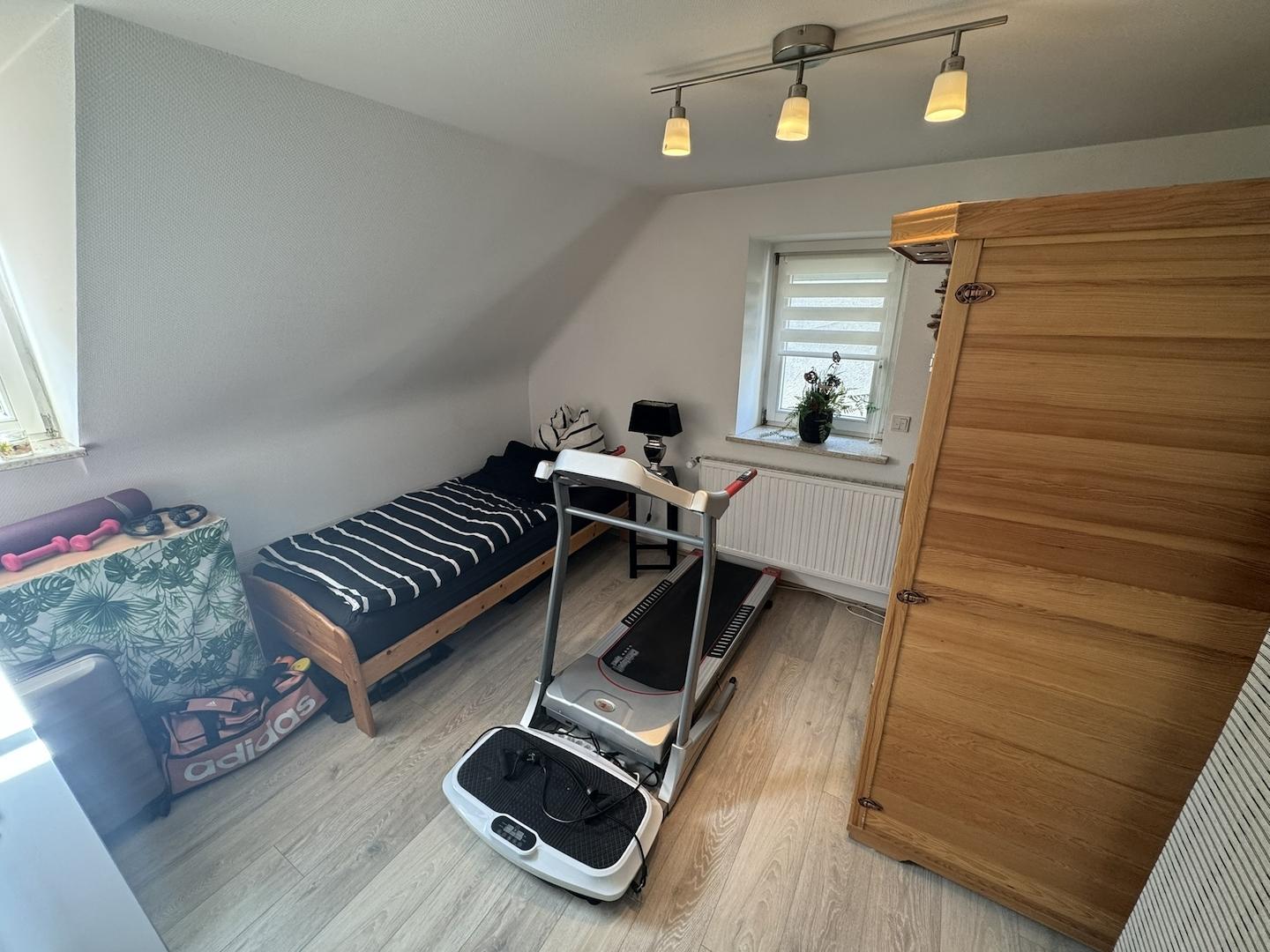 Zimmer 2 OG