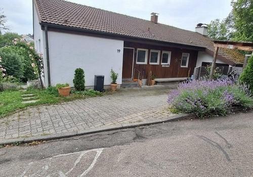 Hauseingang Straßenansicht