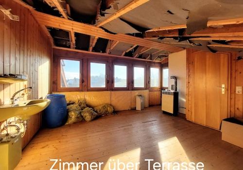 Zimmer über Terrasse