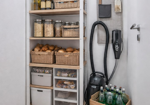 Vorratskammer Einrichtungsbeis