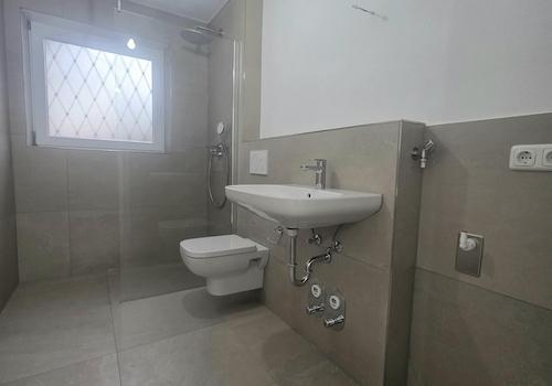 Badezimmer mit WM Anschluss