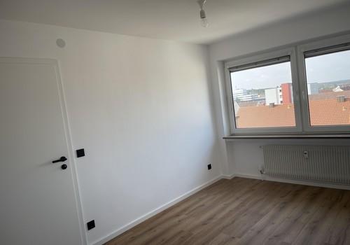 Schlafzimmer z. Fenster