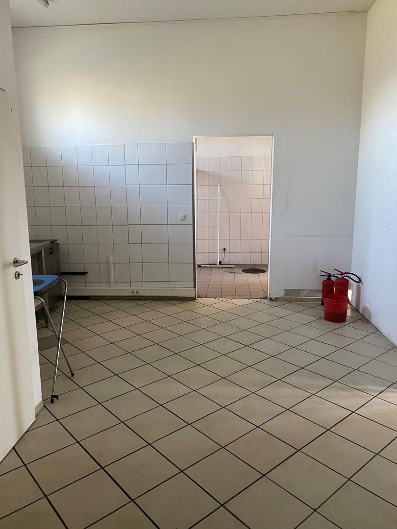 Lagerraum/Durchgang zur Küche