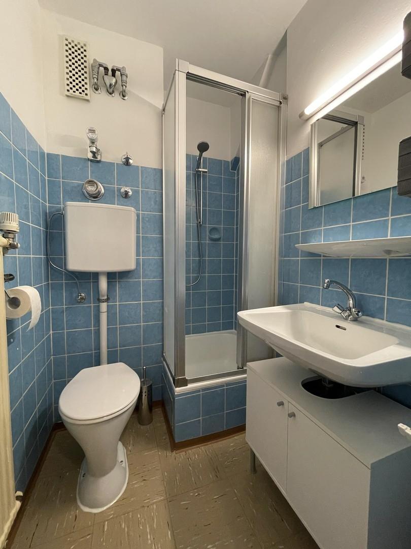 Badezimmer mit Dusche