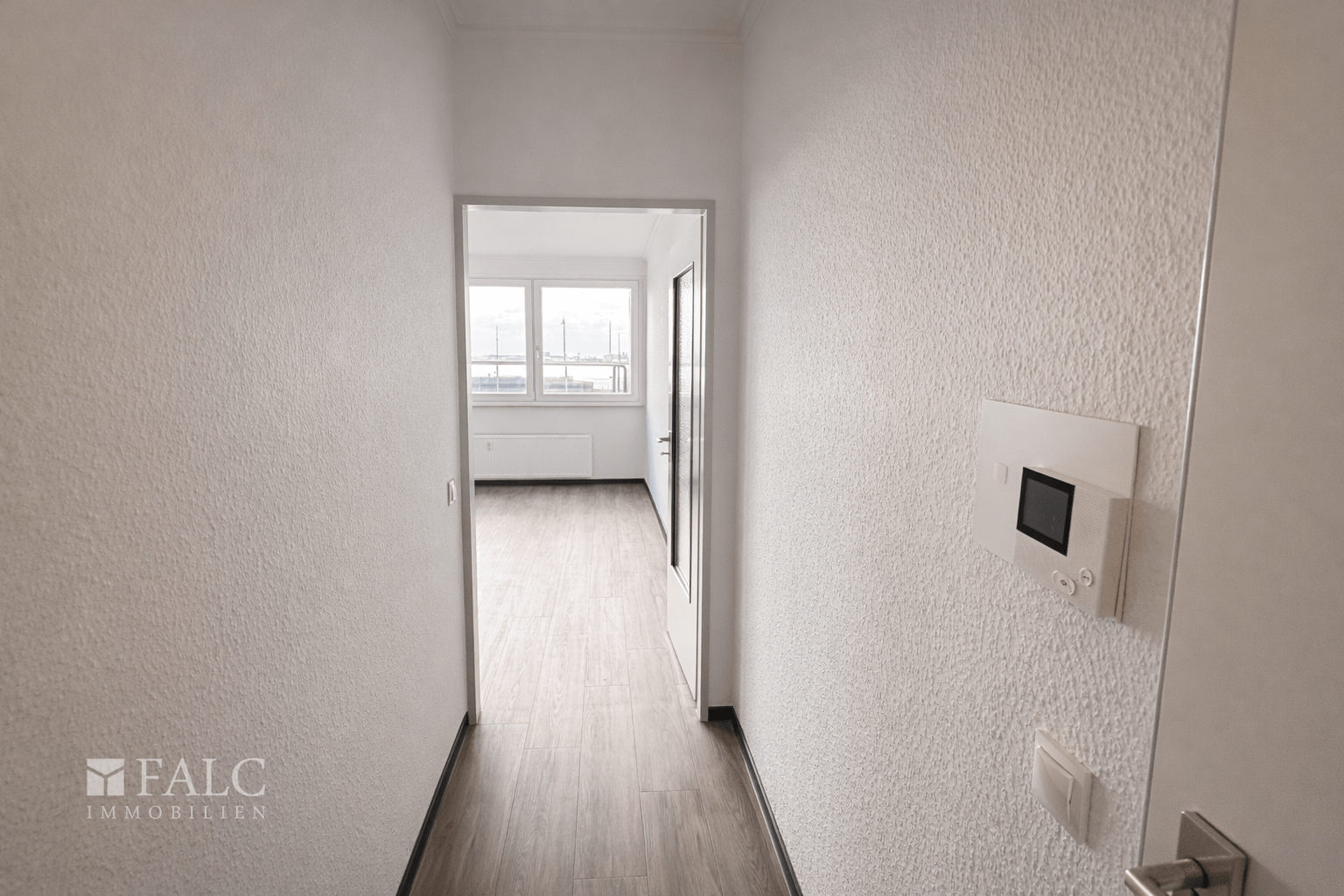 Vom Flur in das Wohnzimmer