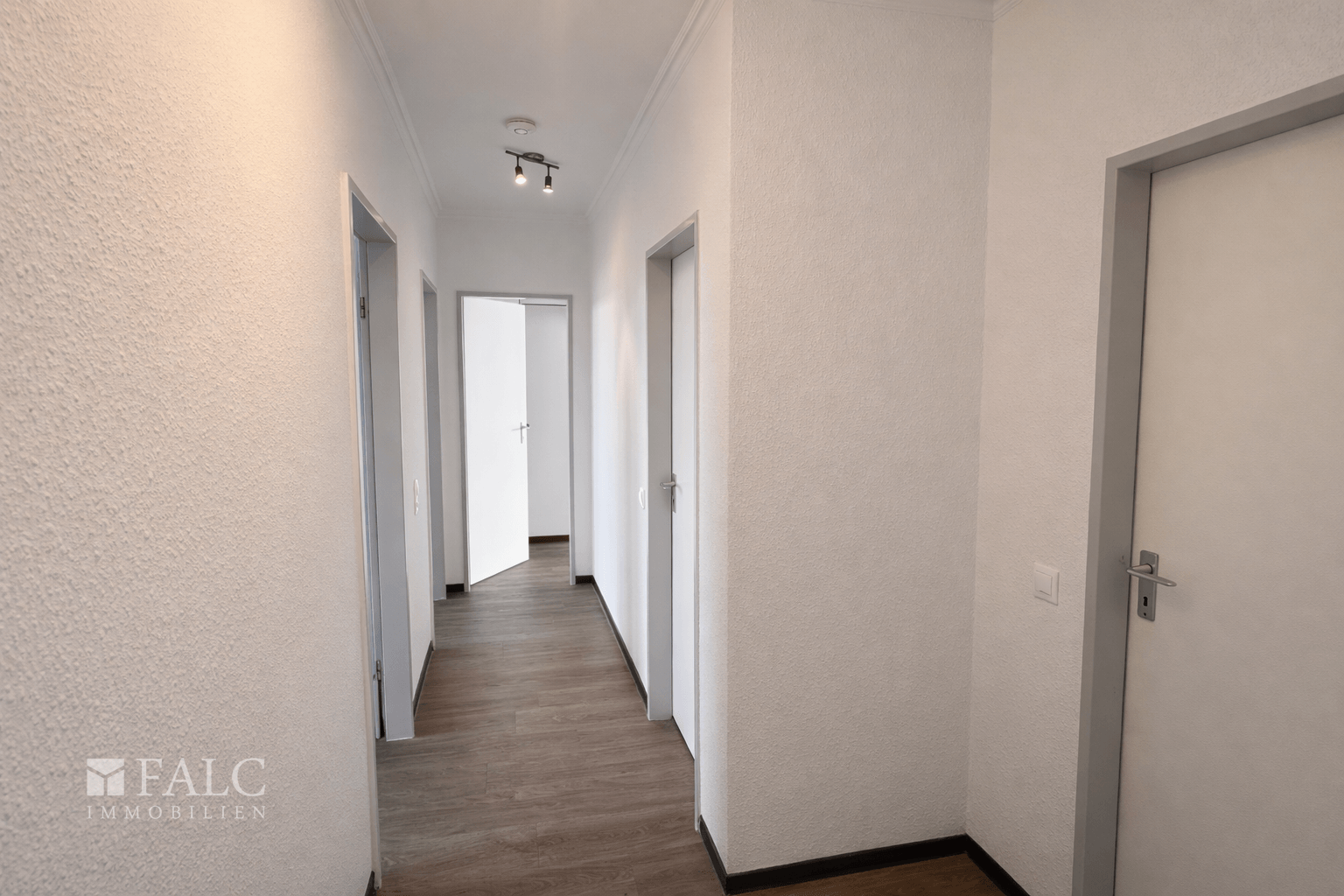 Fluransicht von der Haustür aus