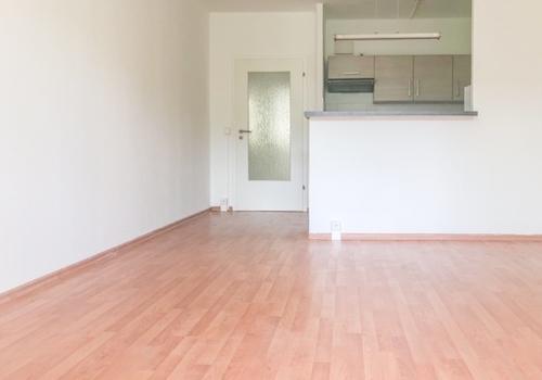 Wohnzimmer_Blick zur Tür