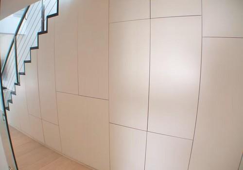 Kleiderschrank unter Treppe 