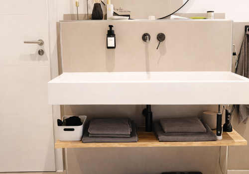 AE7F9077-8492-4B5D-AD5D-269A68C28E6C